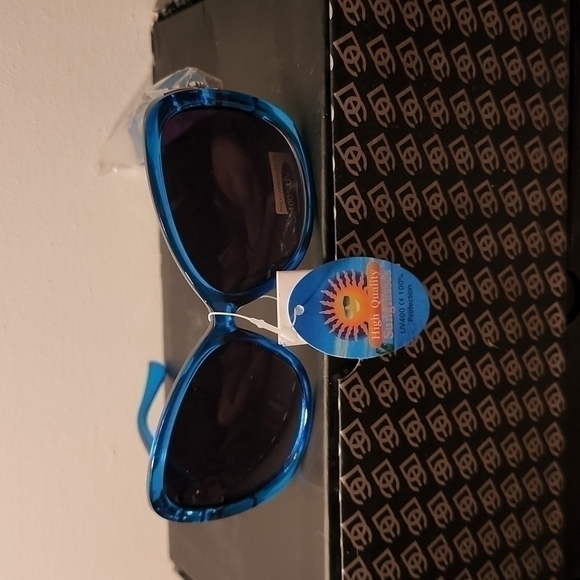 Designer sunglasses - Picture 1 of 7